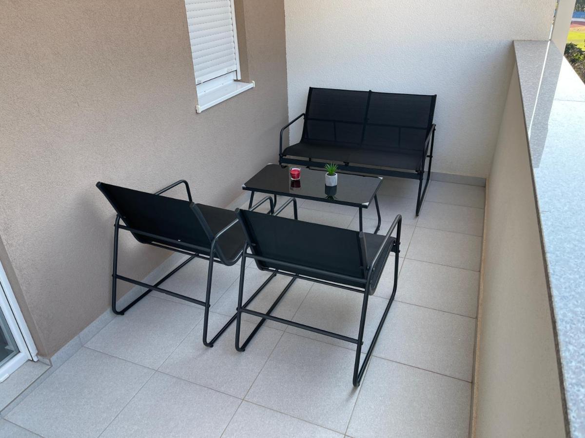 Appartamento Lux Sa Garazom Blizu Centra *